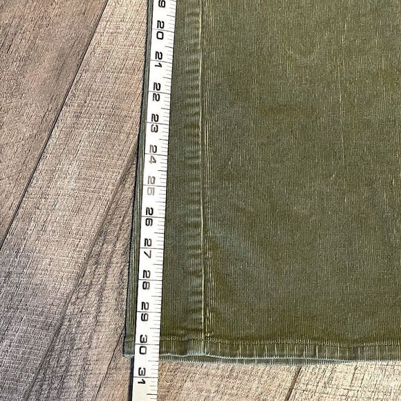 New! Ellemenno Green Flare Cords. Size 9. - Picture 4 of 5